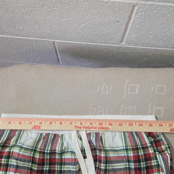 Secret Treasures Plaid Pajama Pants - Red, Green, White Size Small NWT - Picture 7 of 7